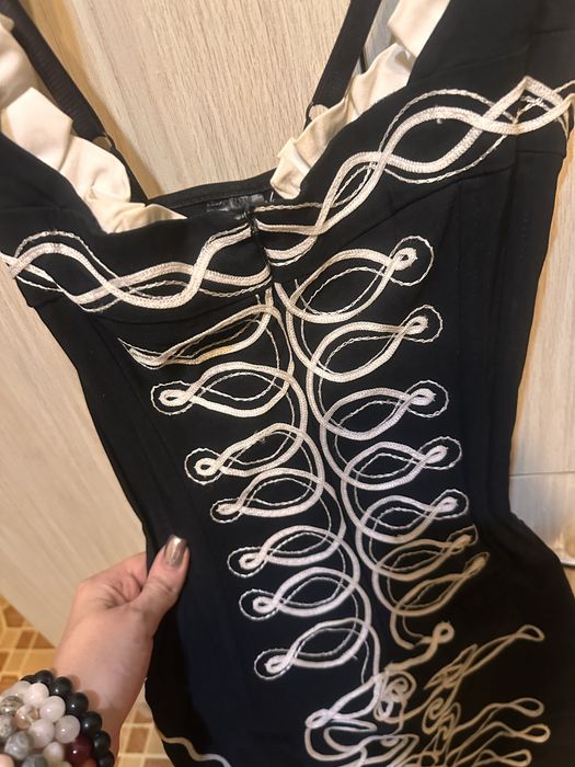 Платья женские.