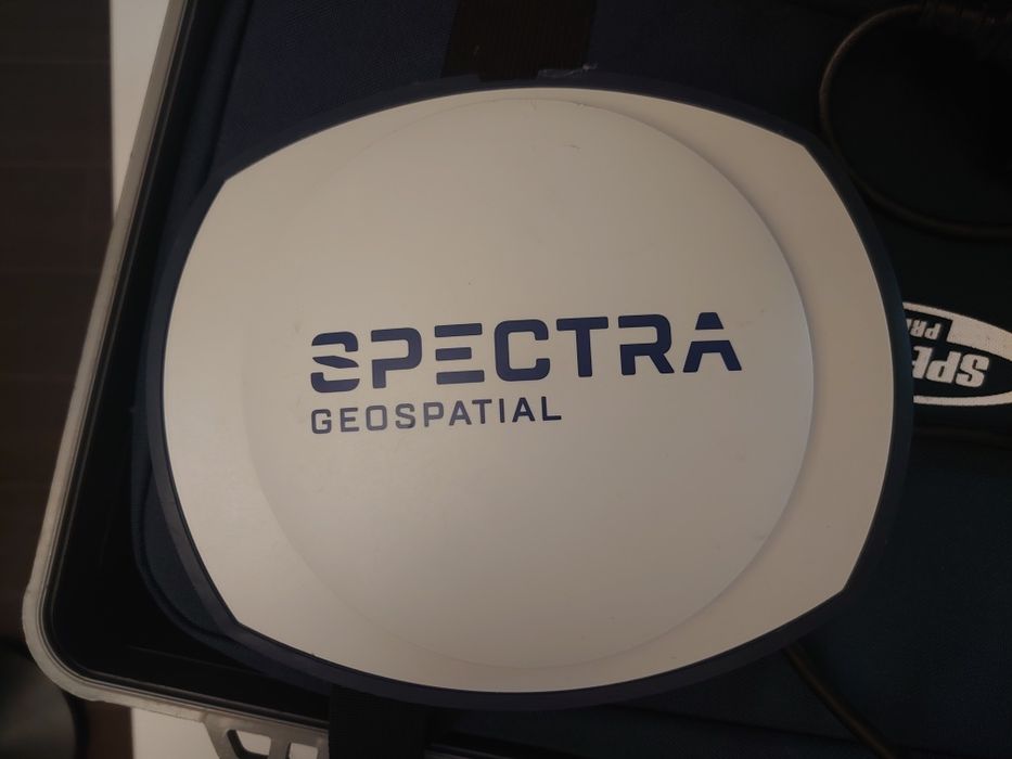 Gps Spectra Geospatial - Precision  SP85 GNSS
