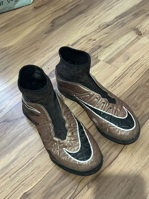 Разпордажба на оригинални бутонки и стоножки