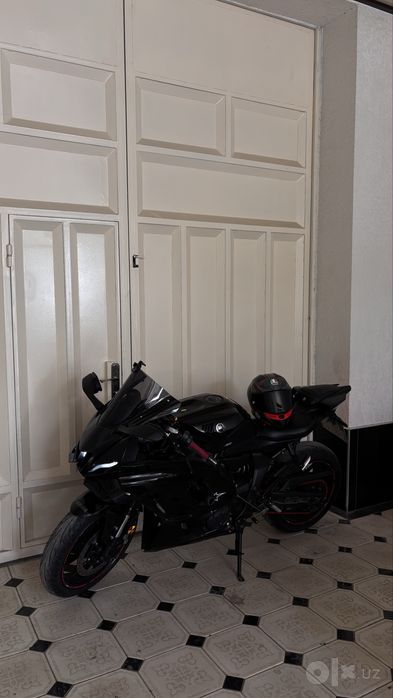 Yamaha R7 (2022)