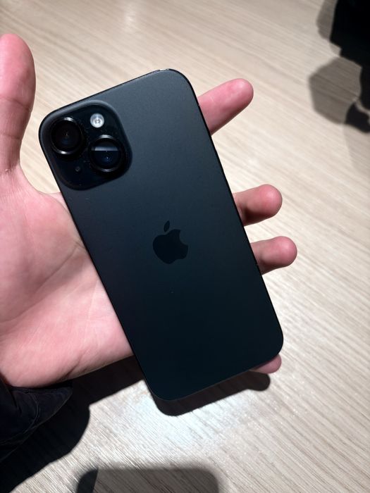 Продам. айфон 15