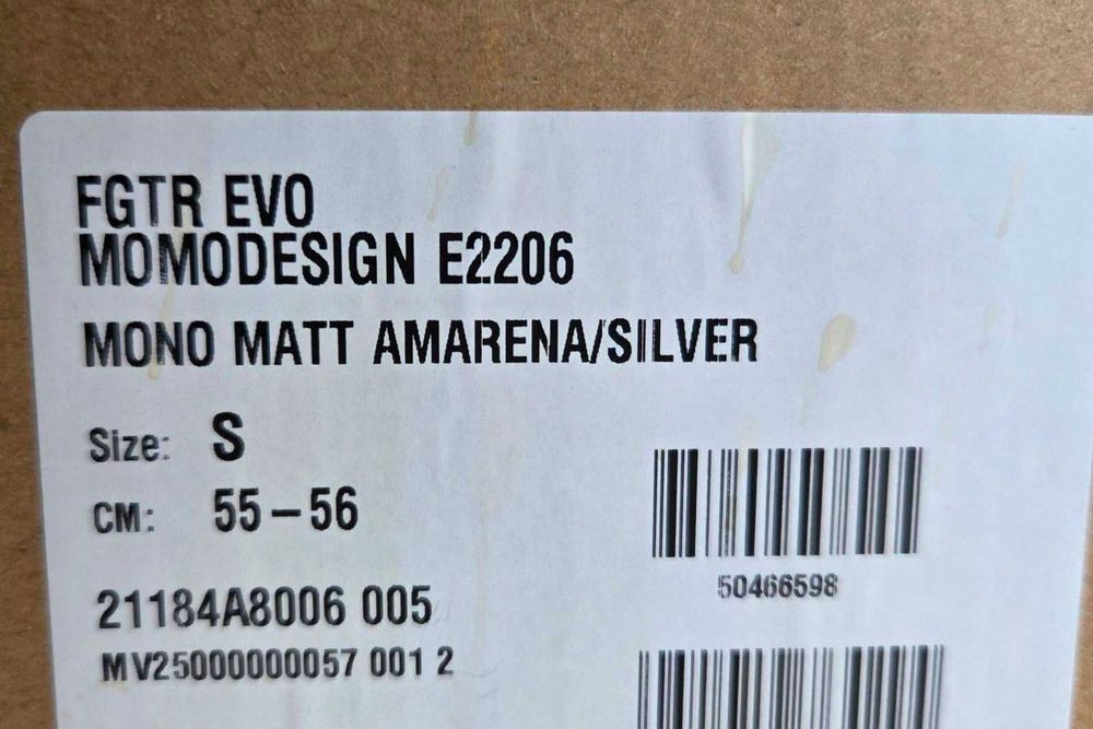 каска за мотор MOMO