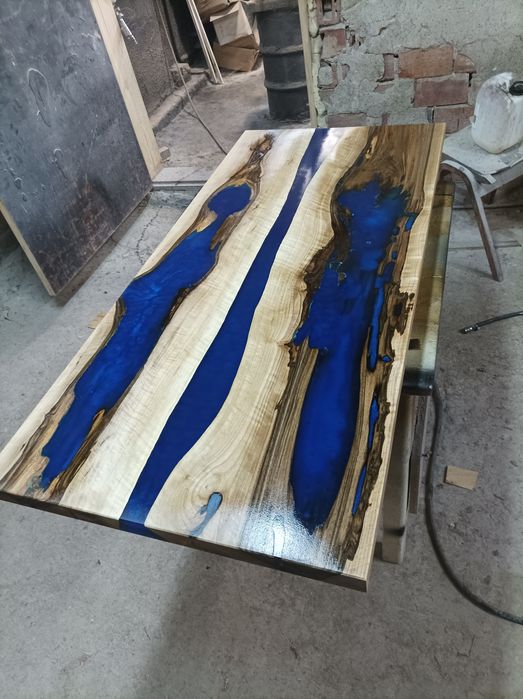 Плот от орех и епоксидна смола