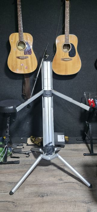 Korg PA 3Le 67 clape cu stativ pt doua clape