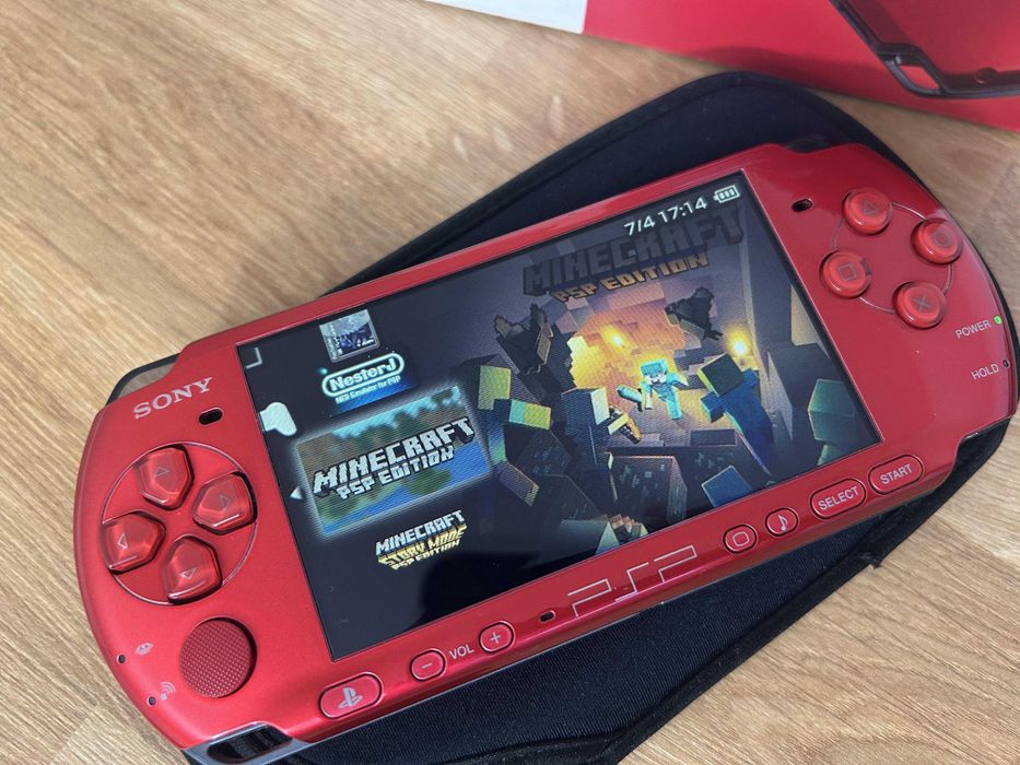 PSP 3000 Radiant Red in cutie — modată, garantie 12 luni, husă Sony