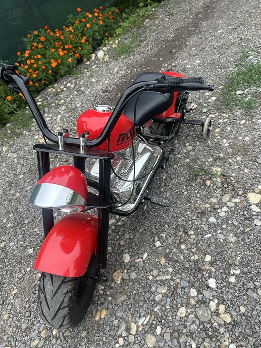 Motocicleta pentru copii intre 5 si 9 ani