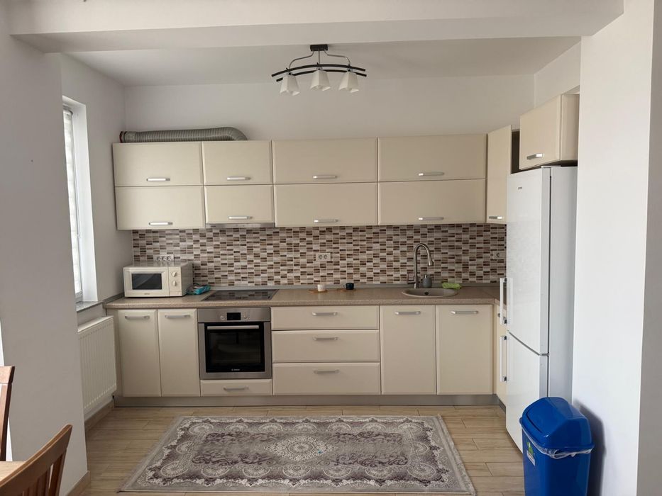 Inchiriez apartament cu 2 camere