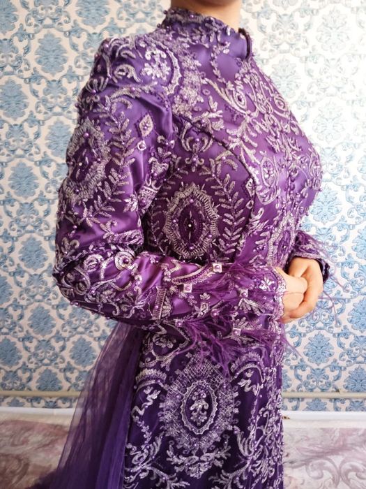 Шикарное платье дизайнерское