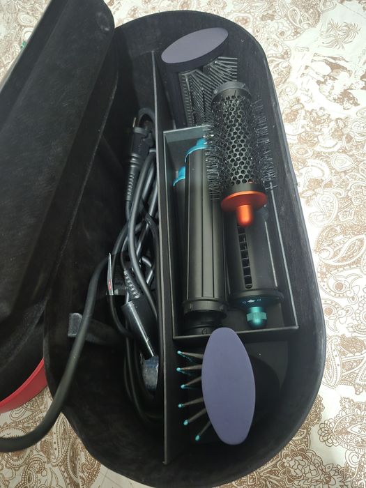 Продам дайсон оригинал