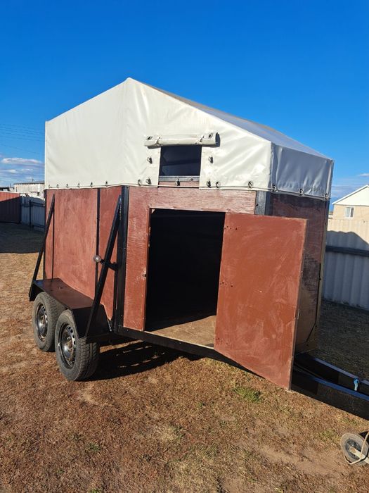 Продам коневозка