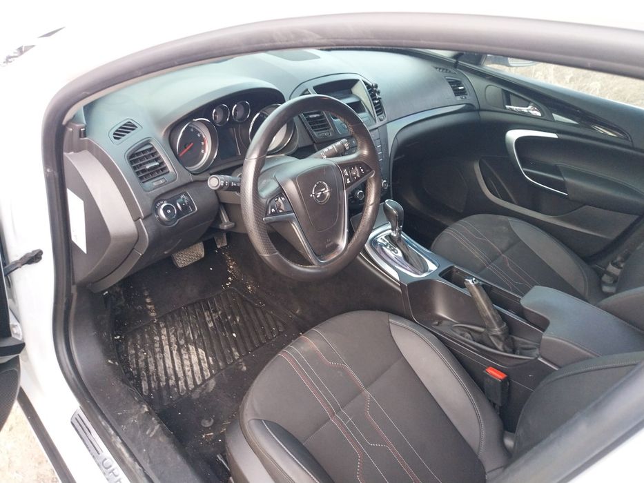 Продавам Опел Инсигния на части