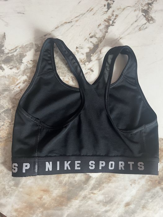Дамски спортни дрехи Nike