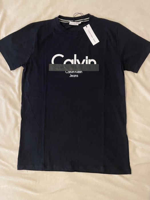 Calvin klein тениска.Налични размери S,M,L,Xl,2Xl