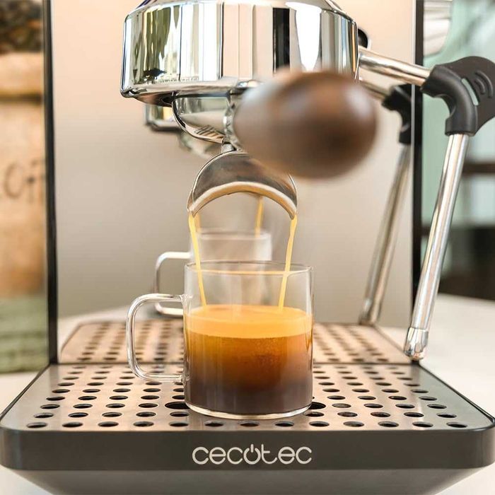 Cecotec Barista Baristeo Intima Еспресо машина Професионална машина за еспресо Barista, система за предварително запарване, помпа 15 бара, 1.7 л