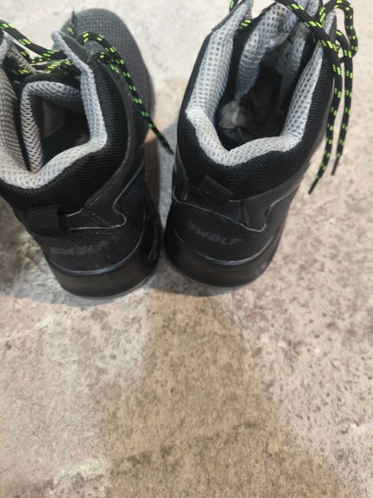 Защитни работни обувки Bwolf и Diadora