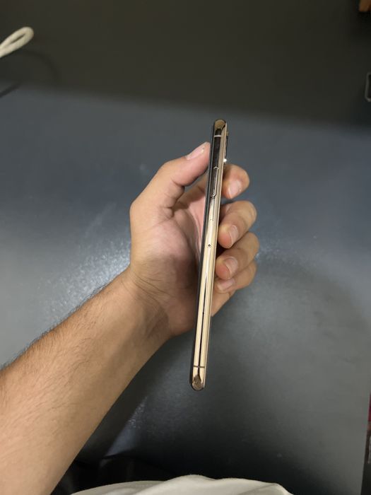iPhone xs max 256gb yomkost 68 ochilmagan