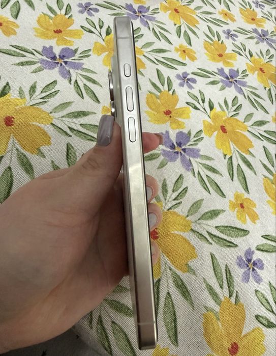 Vând iPhone 15 Pro Max  256gb