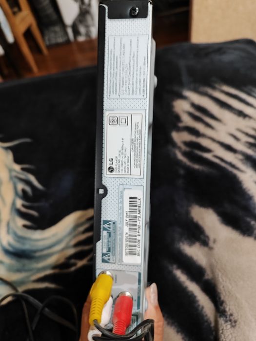 Продам DVD плеер LG