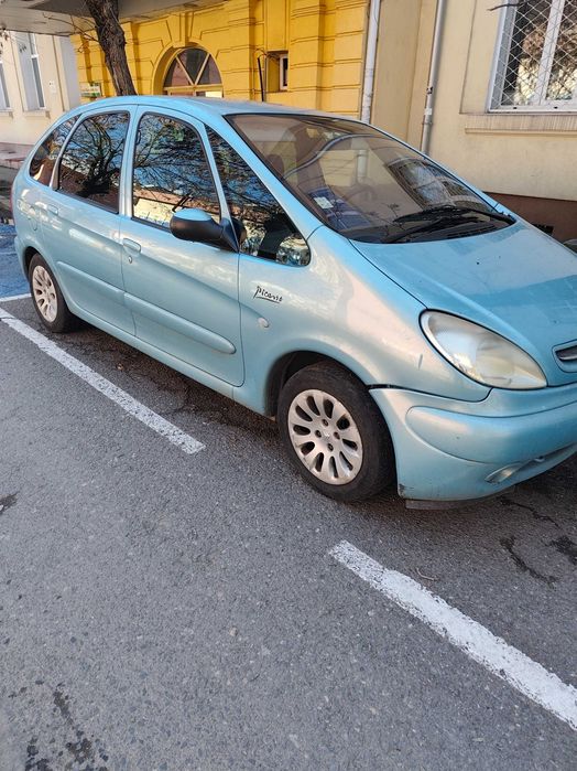 Автомобил Ситроен Ксара Пикасо