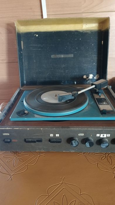 Проигрыватель винила