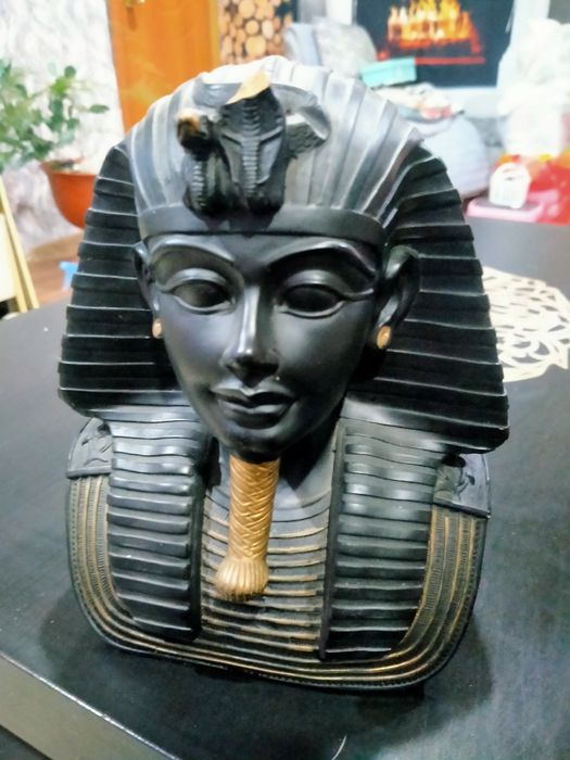 Продам статуэтку сфинкс