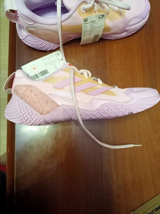 кроссовки женские