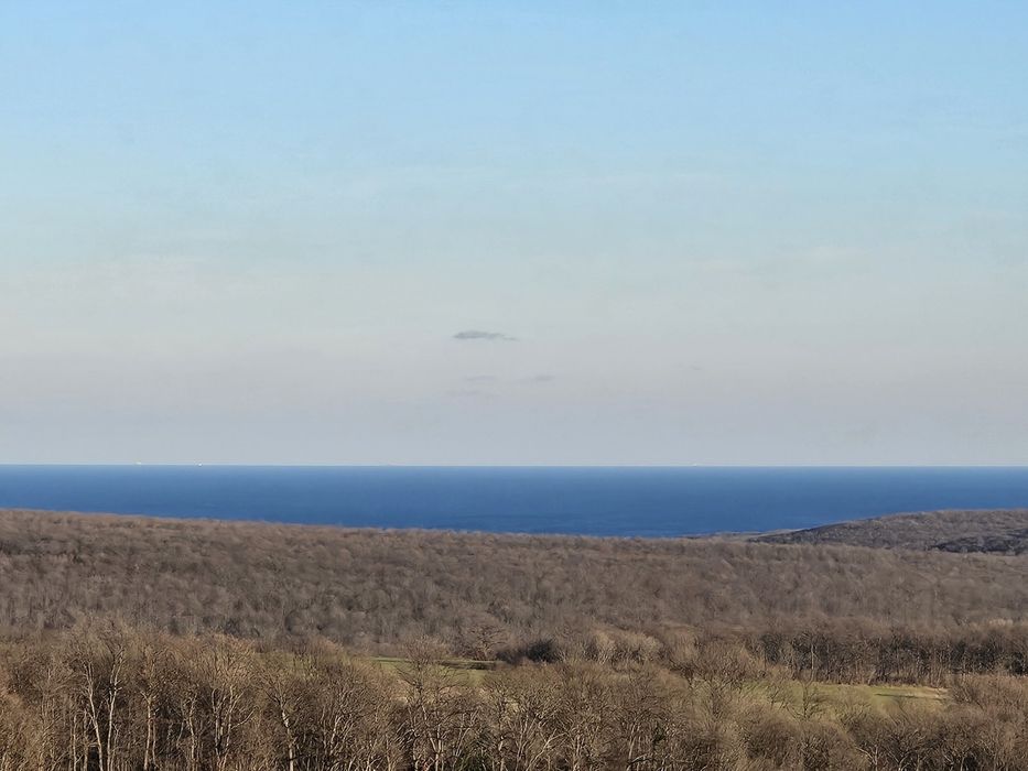 Парцел  7 декара разположен  в живописната местност на с. Приселци