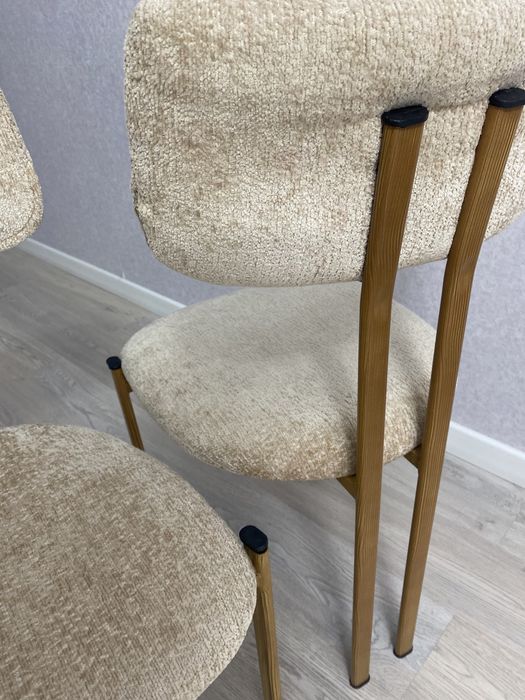 Продам стол и 2 стула в отличном состоянии