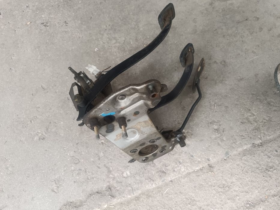 Педальный узел Mazda 323 BF