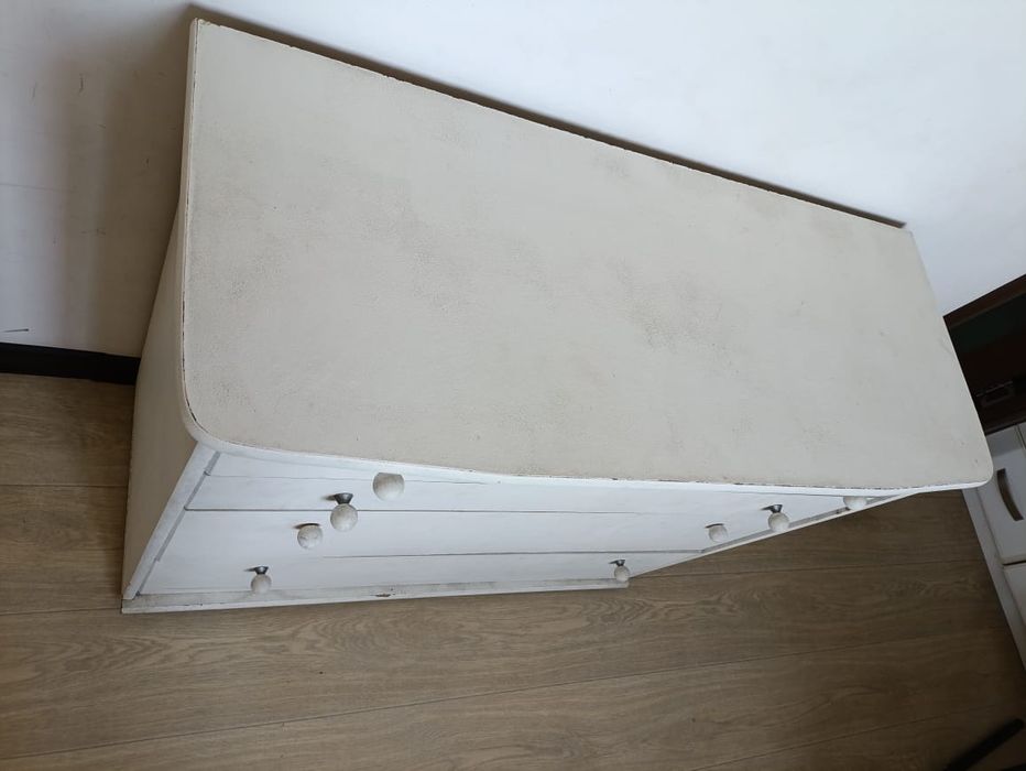Комод. 100 × 40 × 84 см. 4 ящика