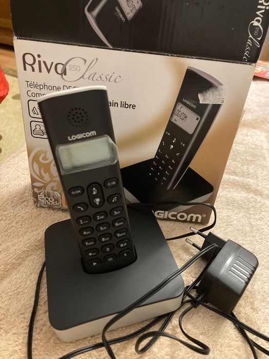 Vand telefon Riva Classic, pt casa, fix , cu baza si handset nou