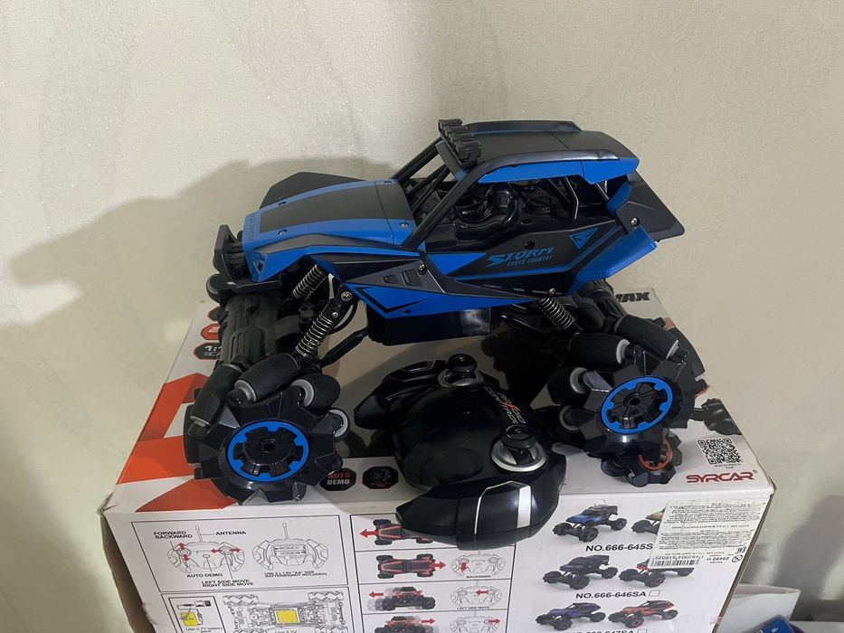 Машинка на пульту управления