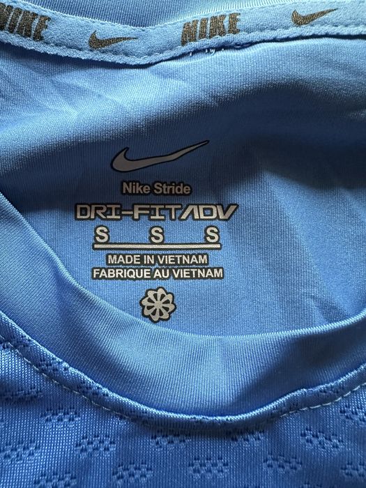 Мъжка синя тениска Nike,дишаща материя с гумирано лого