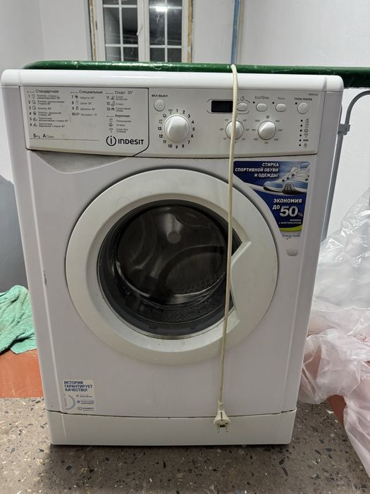 Стиральная машинка 5 кг. Indezit