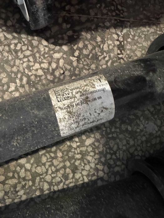 Tesla Model 3 2021 long range задни амортисьори и пружини.