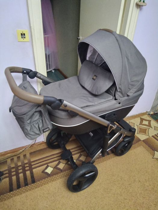 Детская коляска 3 в 1