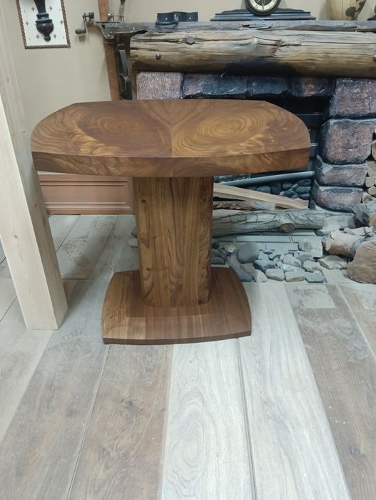 Стол из карагача