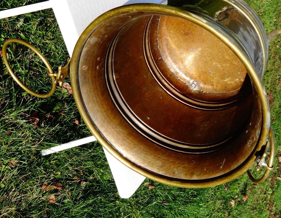 Бронзова кашпа, саксия, котел, съд за дърва,менче 30 литра.