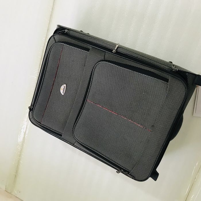 Срочно продаю чемодан