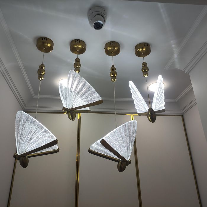 Люстры и светильники