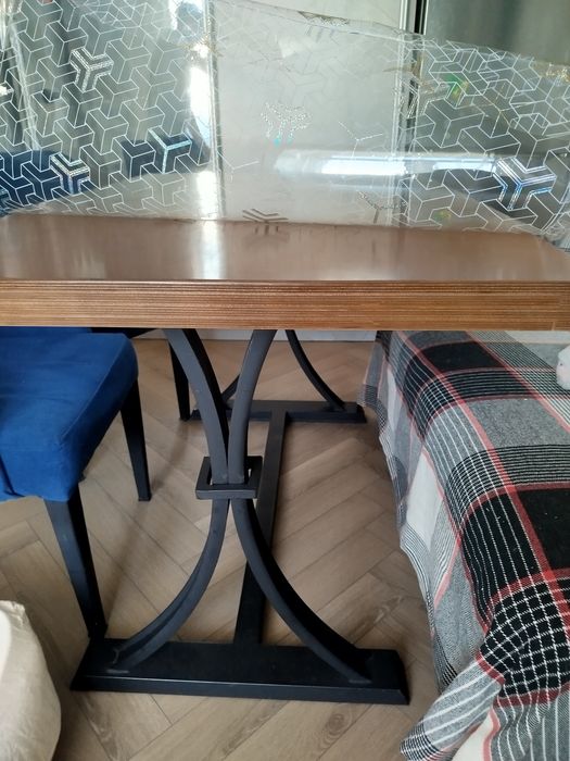 Продам кухонный стол новый