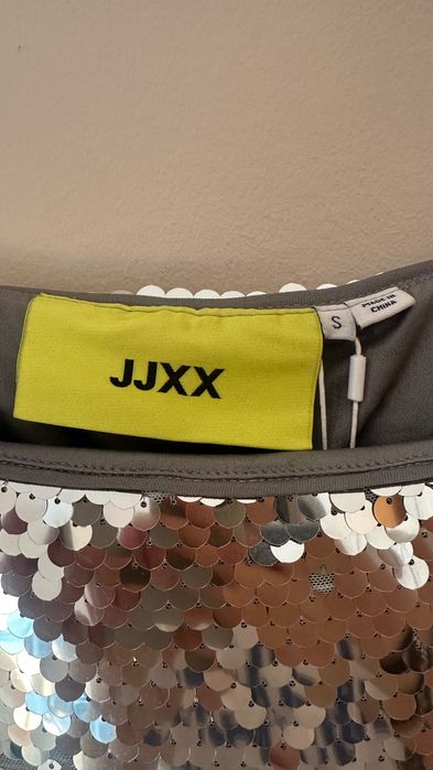 Официална къса рокля с пайети