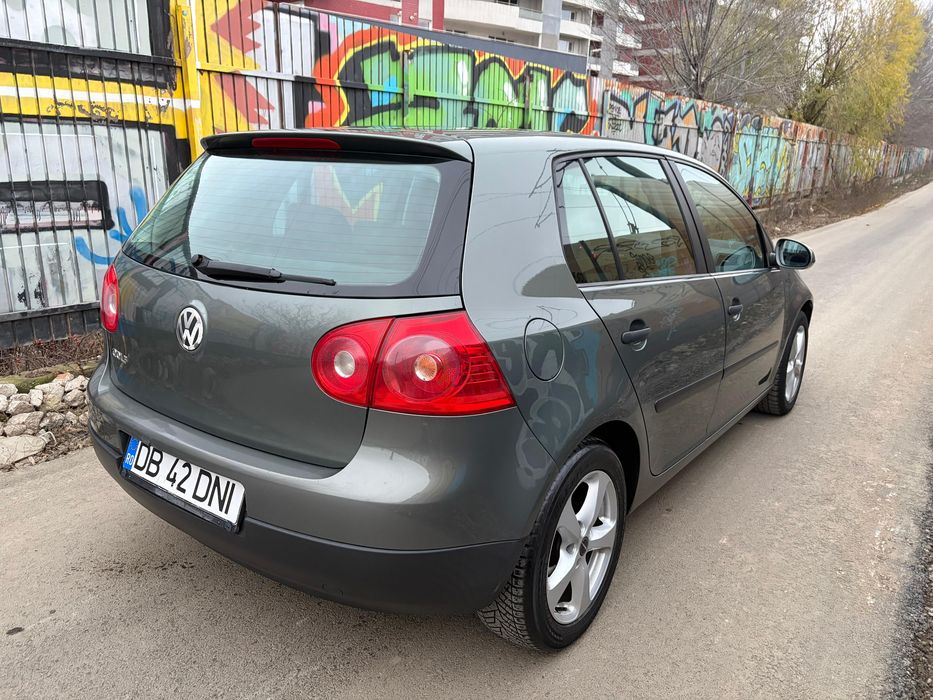 Golf 5 clima 1.6fsi 150.000km