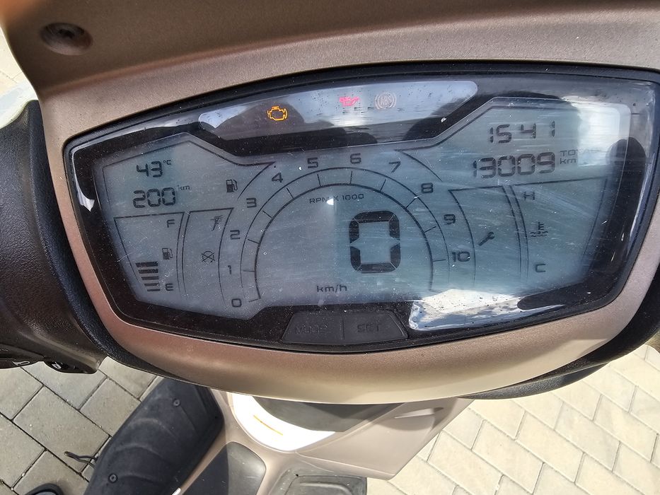 Scuter Piaggio Medley 125 cc, 15 cp, 2023 luna 12