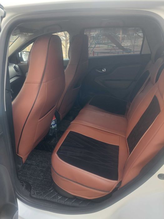 Автомобил Лада X-ray