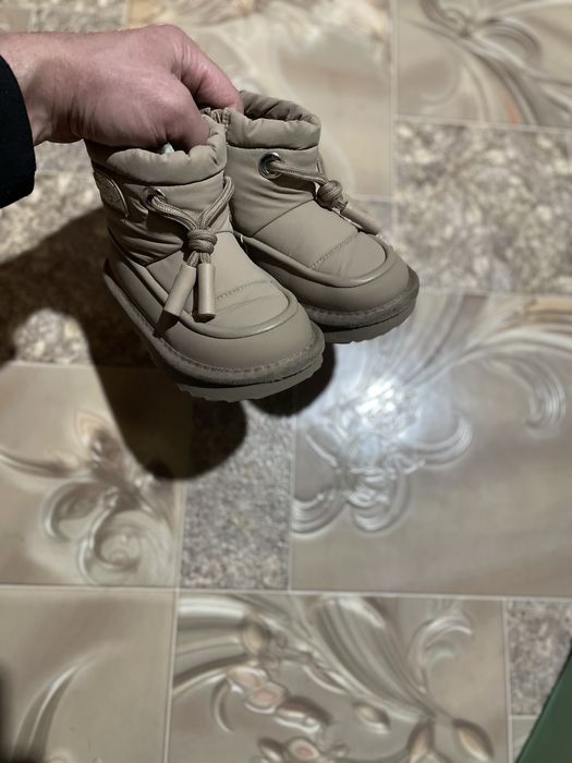 Продам детские зимние ботинки