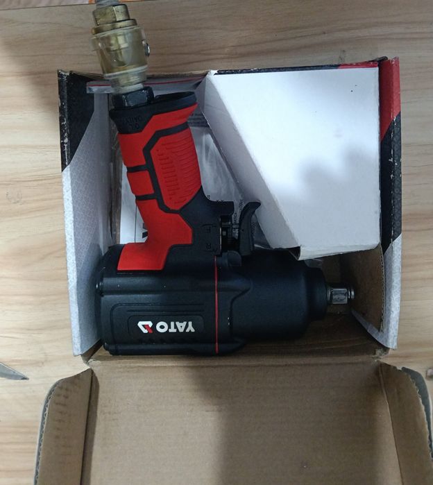 Vând pistol pneumatic YATO ( 1700 NM )