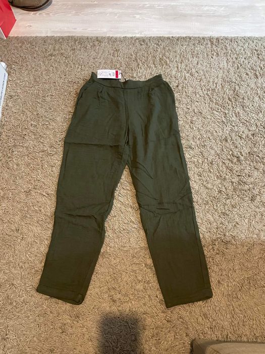 Compleu, sacou si pantaloni, costum de in kaki, nou cu eticheta Sinsay