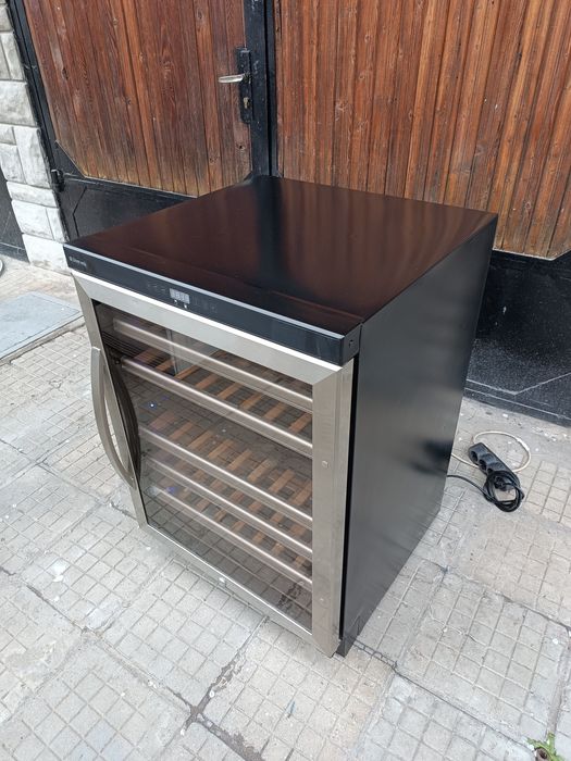 Винарка охладител за вино две зони