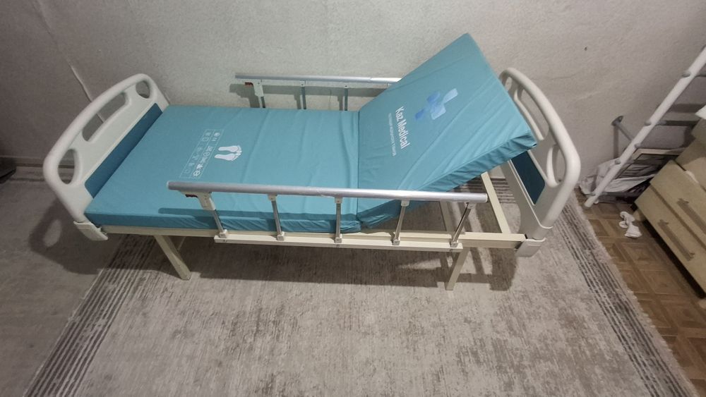 Медецинская кровать